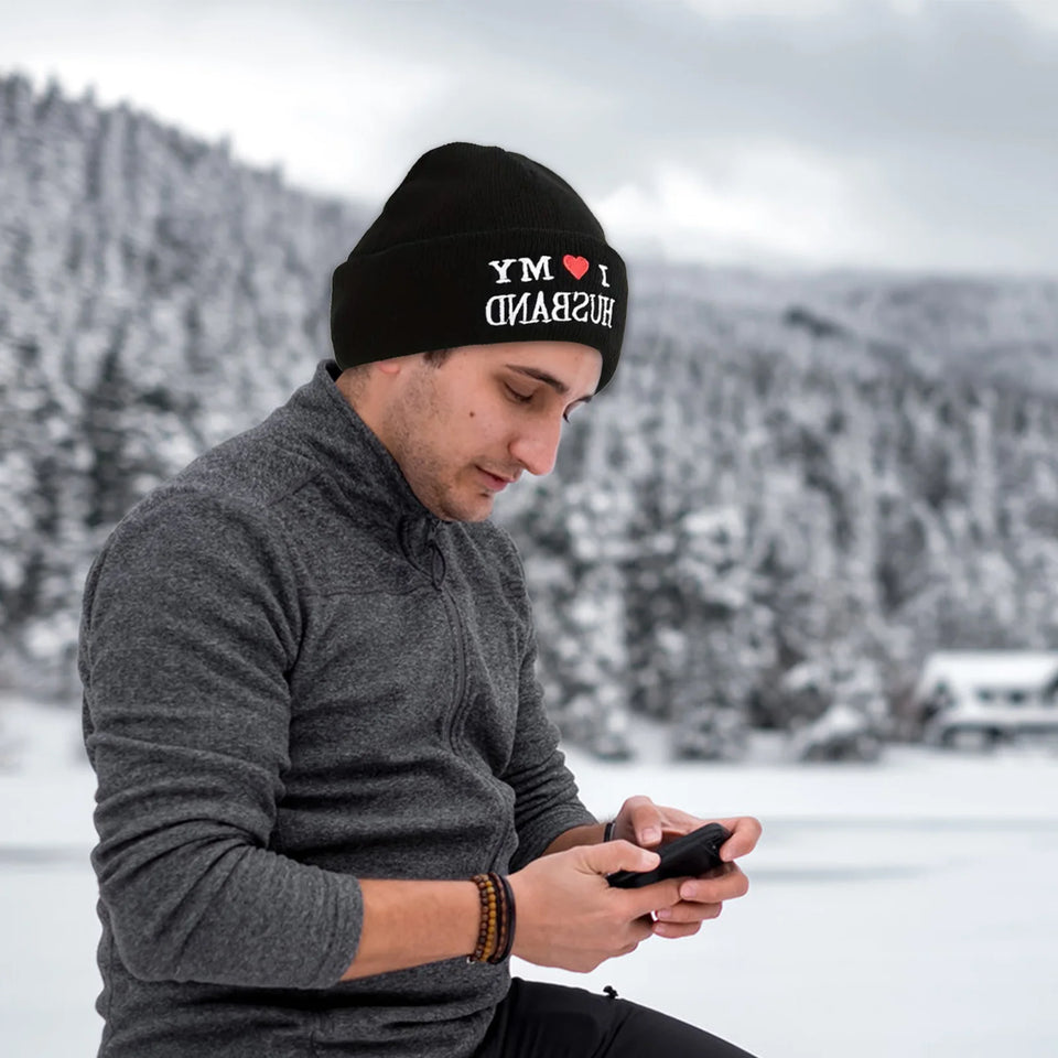 2PCS “I ❤️ My Wife / I ❤️ My Husband” Beanie Set – Couple Winter Hats